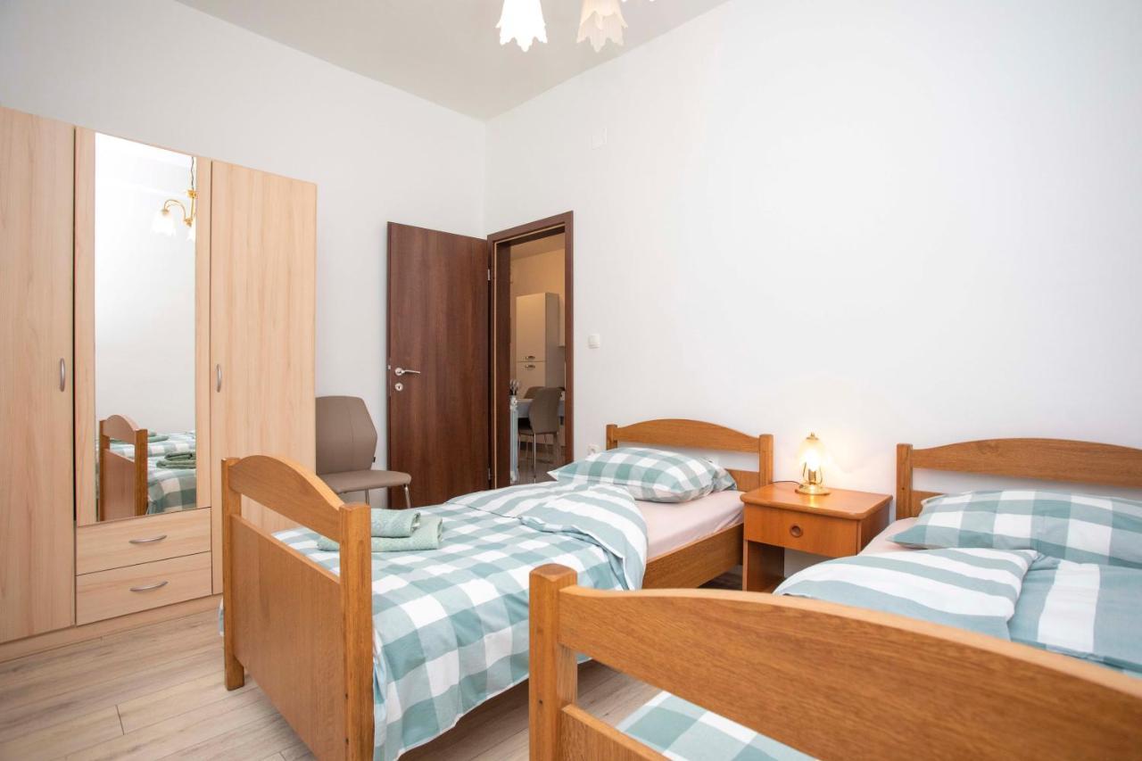Apartmani Marica โพลมิน ภายนอก รูปภาพ