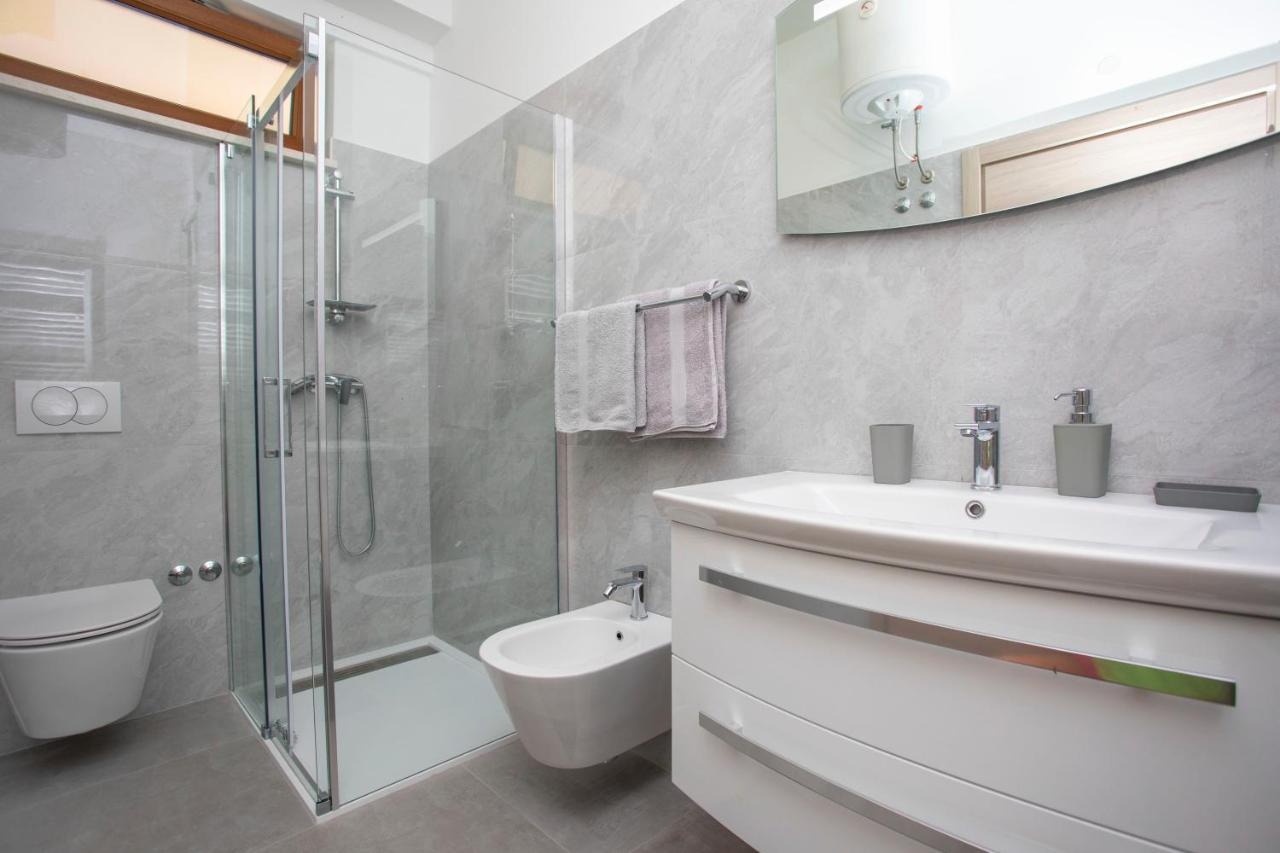 Apartmani Marica โพลมิน ภายนอก รูปภาพ