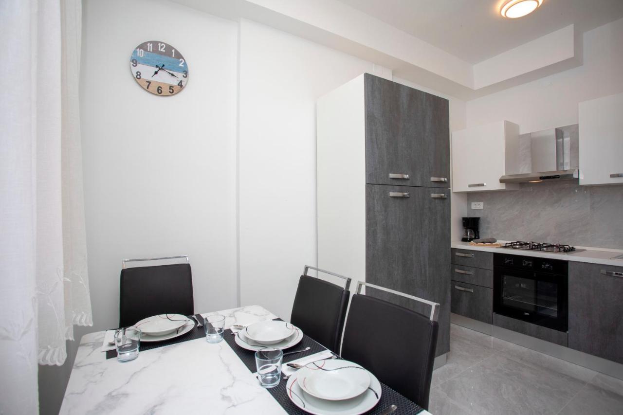Apartmani Marica โพลมิน ภายนอก รูปภาพ