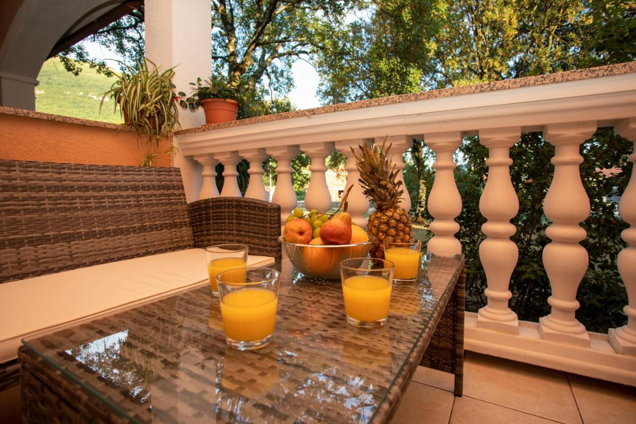 Apartmani Marica โพลมิน ภายนอก รูปภาพ